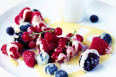 Iced Berries with Hot White Chocolate Sauce